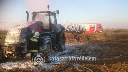 Case IH traktor gyulladt ki szántás közben (KÉPEK)