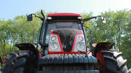 Magyarországra is megérkezett az új, 100 lóerős Pronar traktor (+KÉPEK)