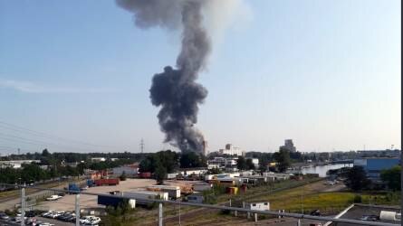 Felrobbant egy gabonasiló - hatalmas füstfelhő gomolyog