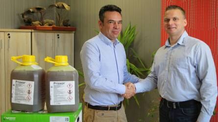 „A Priaxornak helye van a növényvédelmi technológiánkban” - Átadtuk előfizetői nyereményjátékunk BASF különdíját