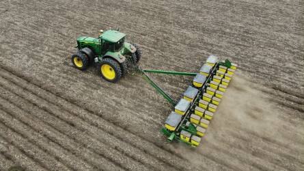 Kukoricavetés a szárazságban - Precíziós gazdálkodás és víztakarékosság a Balogh-Farm Tépe Kft.-nél