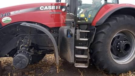 Spéci vasakkal okoztak defektet a földön dolgozó traktornak - majd kiloptak belőle mindent