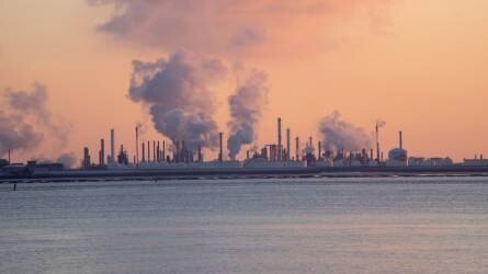 Árcsökkenés: a kőolaj-finomítók felmentést kaptak a bioüzemanyag adagolása ügyében