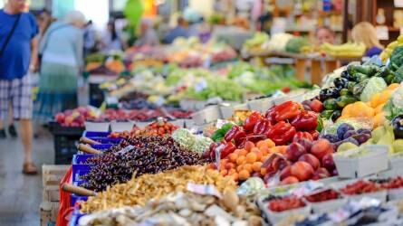 Hipermarket kontra termelői piac: így vásárolnak zöldséget a magyarok