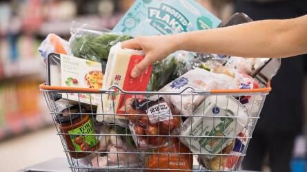 A britek fele kevesebb élelmiszert vásárol az árak emelkedése miatt