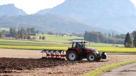 Barázdában járó traktorok talajtömörítő hatásának csökkentési lehetősége