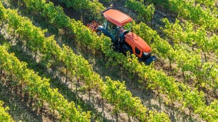 A Kubota bemutatja az új, még erősebb, még kényelmesebb, még biztonságosabb M5002 Narrow szériás traktorokat