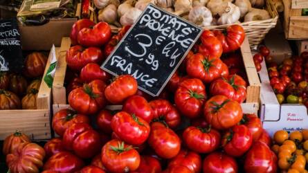Kemény lépés: 5000 élelmiszertermék árát fagyasztották be Franciaországban
