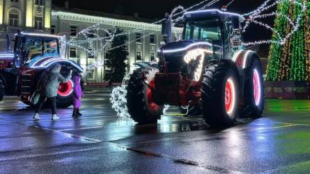 Zöld-fehér MTZ traktor született, de nem a karácsony miatt