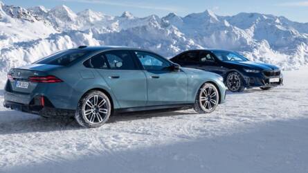 A BMW távolról vezérelt fejlesztési modellekkel tesztelt az Alpokban