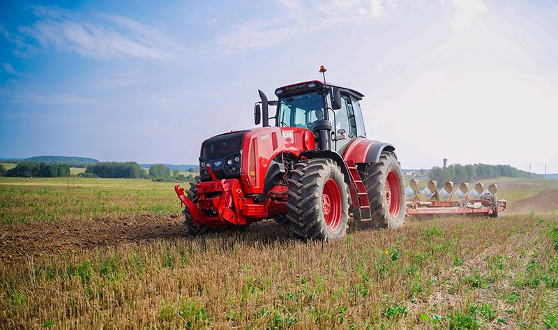 Az MTZ 3023-as fejlett elektromechanikus átvitellel felszerelt, amely a hagyományos megoldáshoz képest számos előnnyel rendelkezik.