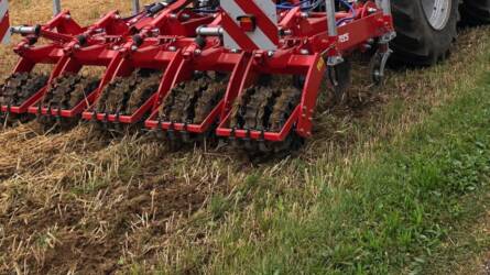 Hatékony munkagépek gyeplazításhoz, szellőztetéshez, felülvetéshez