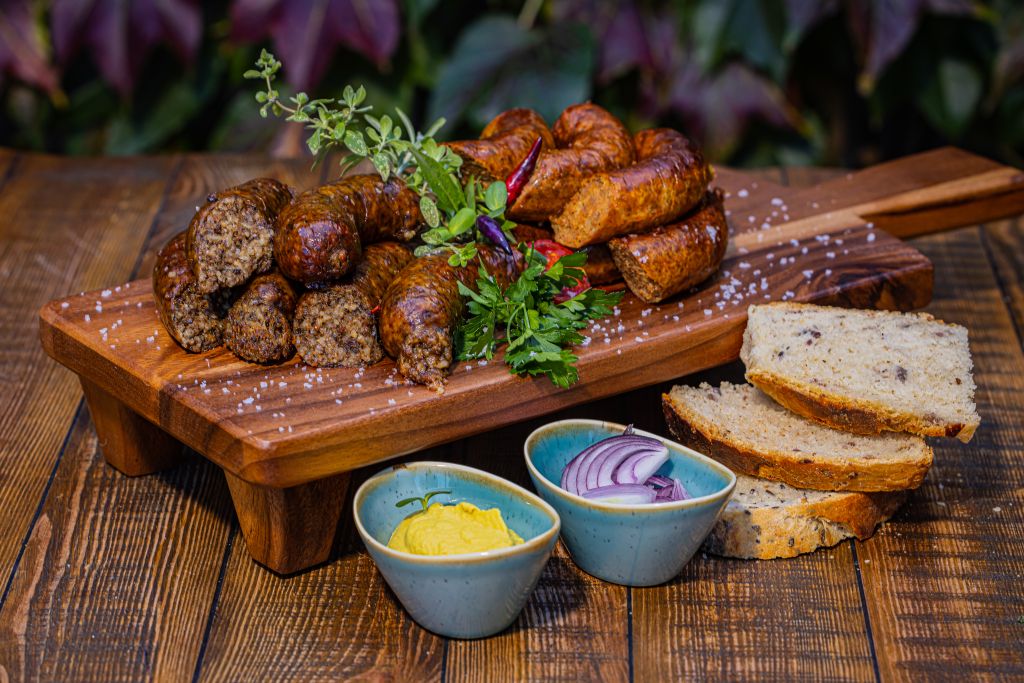 FENYŐHARASZT Kastélyszálló - Disznóvágás, az az igazi élmény!