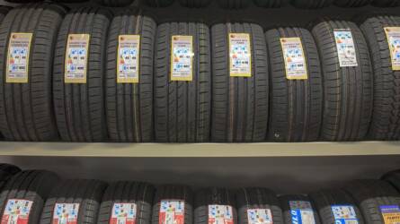 Tapasztalt gumiszerelő véleményezte a négyévszakos abroncsokat, meghökkentő dolgokat mondott