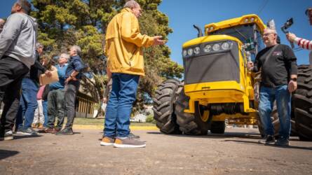 Piacra került az egyik legmutatósabb nagytraktor, a műszaki tartalomra is elégedetten csettinthetünk