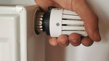 Spórolhat a főnök a fűtésen a dolgozók kárára? A válasz több mint meglepő