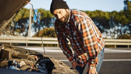 Micsoda tévhit: ezt nem is kell magunknál tartani az autóban, a rendőr nem büntethet a hiányáért