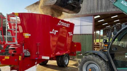 Aranyozott elemeket is beépítettek az elnyűhetetlen Trioliet takarmánykeverő-kiosztó kocsikba