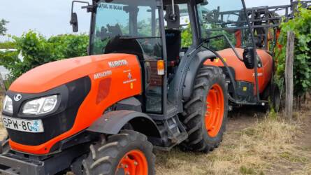 Új terepen a Kubota: szőlőkbe és gyümölcsösökbe fejlesztett permetezőgépeket mutattak be Egerben