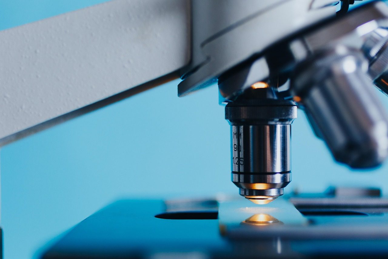 Jó minőségű hamisítványok esetében csak speciális laboratóriumi vizsgálatot követően bizonyítható a hamisítás ténye