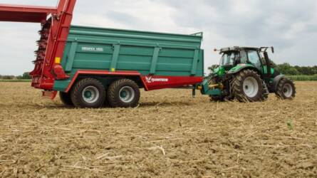 Elpusztíthatatlan trágyaszóró univerzális használatra: Farmtech Megafex